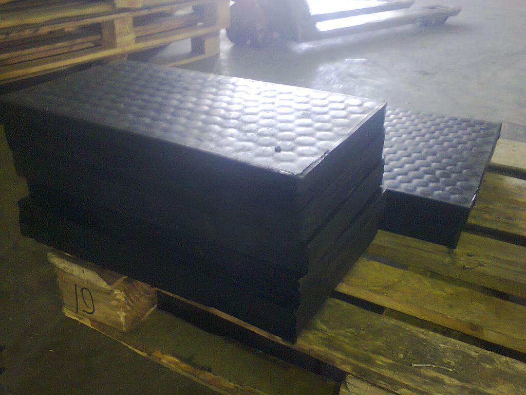 Резино-керамические футеровочные плиты