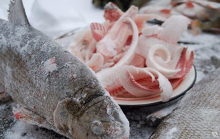 Муксун северная рыба свежемороженый.