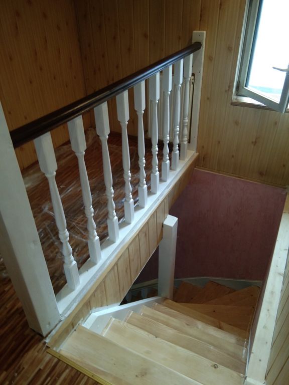 Чем покрасить деревянную лестницу внутри дома, покрыть ступени, как отделать, обработать, пропитать