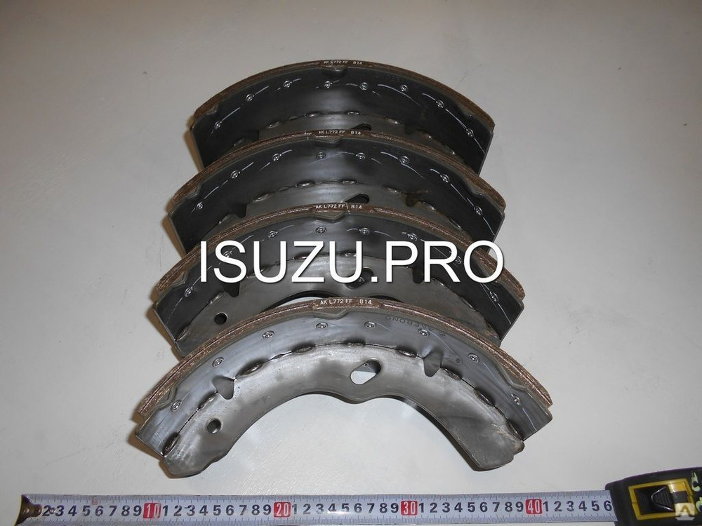 Накладка тормозная  Isuzu NQR71/75, 120  (шир.110мм, 14 отверстий)  к-т 4шт. с заклепками АВТОМАГНАТ